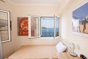 2 bedrooms, free WiFi, bed sheets - City walls sea view (Corfu)