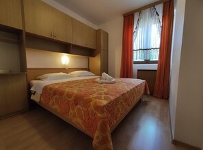2 bedrooms, Internet