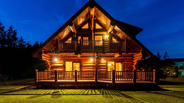 Front of property - evening/night - Suite Villa Hakone Sengokubara (Hakone)