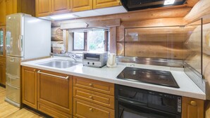 Suite Villa, Non Smoking | Private kitchen | Fridge, microwave, electric kettle, cookware/dishes/utensils - Suite Villa Hakone Sengokubara (Hakone)