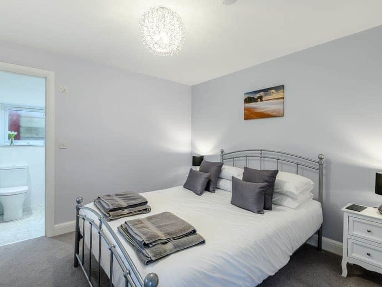 A luxury garden lodge with HOT-TUB, sun terrace - sleeps up to 7 guests