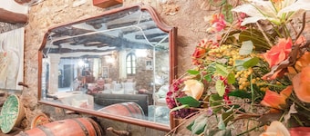 Rustikk feriehus i Tolva nær Mont Rebei Lake