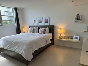 2 bedrooms, iron/ironing board, free WiFi, bed sheets - Large 2 Bedroom Oceanfront Condo at TIDES Hollywood/Hallandale Beach!  On Beach! (Hollywood)