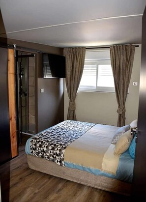 4 bedrooms, WiFi, bed sheets
