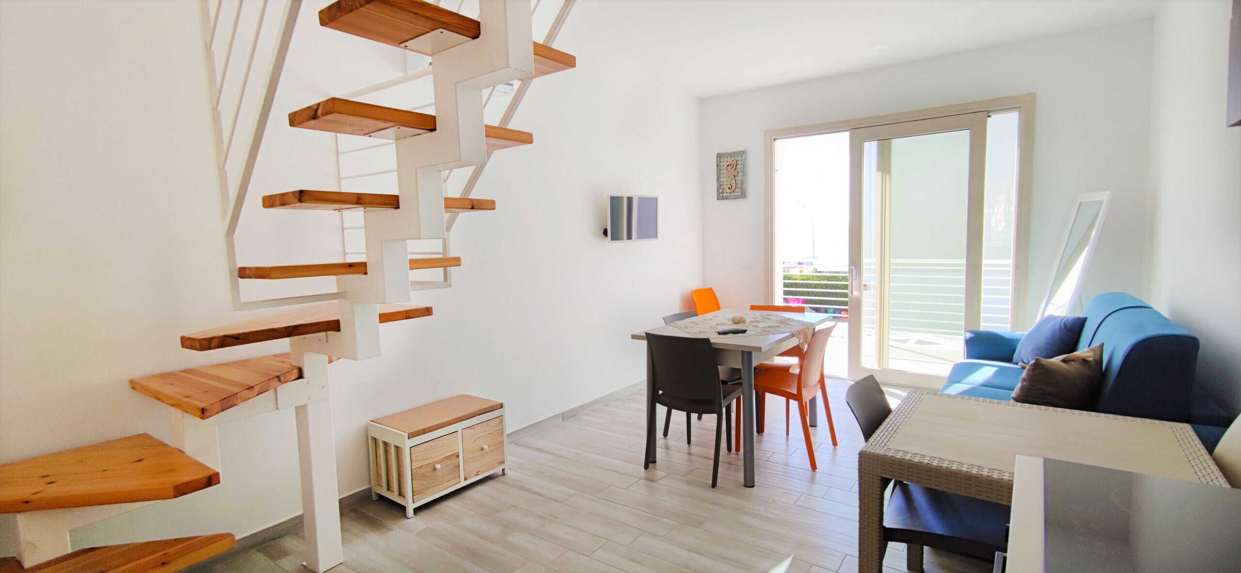 Two-room apartment on two floors a few steps from the beach, with a balcony overlooking the sea!