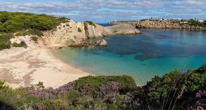 White Sands Maluz – Beachfront Apartment in Menorca