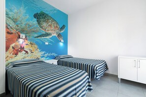 1 slaapkamer, een strijkplank/strijkijzer, gratis wifi, beddengoed