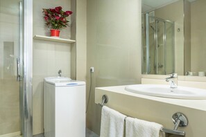 Shower, hair dryer, towels - Vacation Rental “Studio 50” with Sea View, Terrace & Wi-Fi (Las Palmas de Gran Canari)