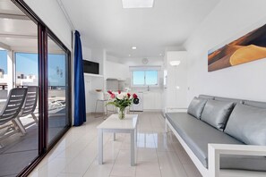 Living area - Apartment “Ático Delux 80” with Sea View, WiFi & Rooftop Terrace (Las Palmas de Gran Canari)