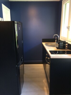 Refrigerador, microondas, horno y lavavajillas 