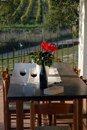 Outdoor dining - CASA MARTA  (Pitigliano)