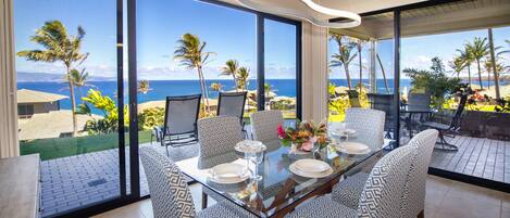 تناول الطعام داخل الغرفة