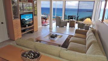 Apartment (2 Bedrooms) | Living room