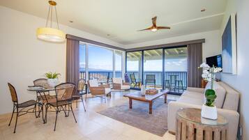 Villa (1 Bedroom) | Living room | TV