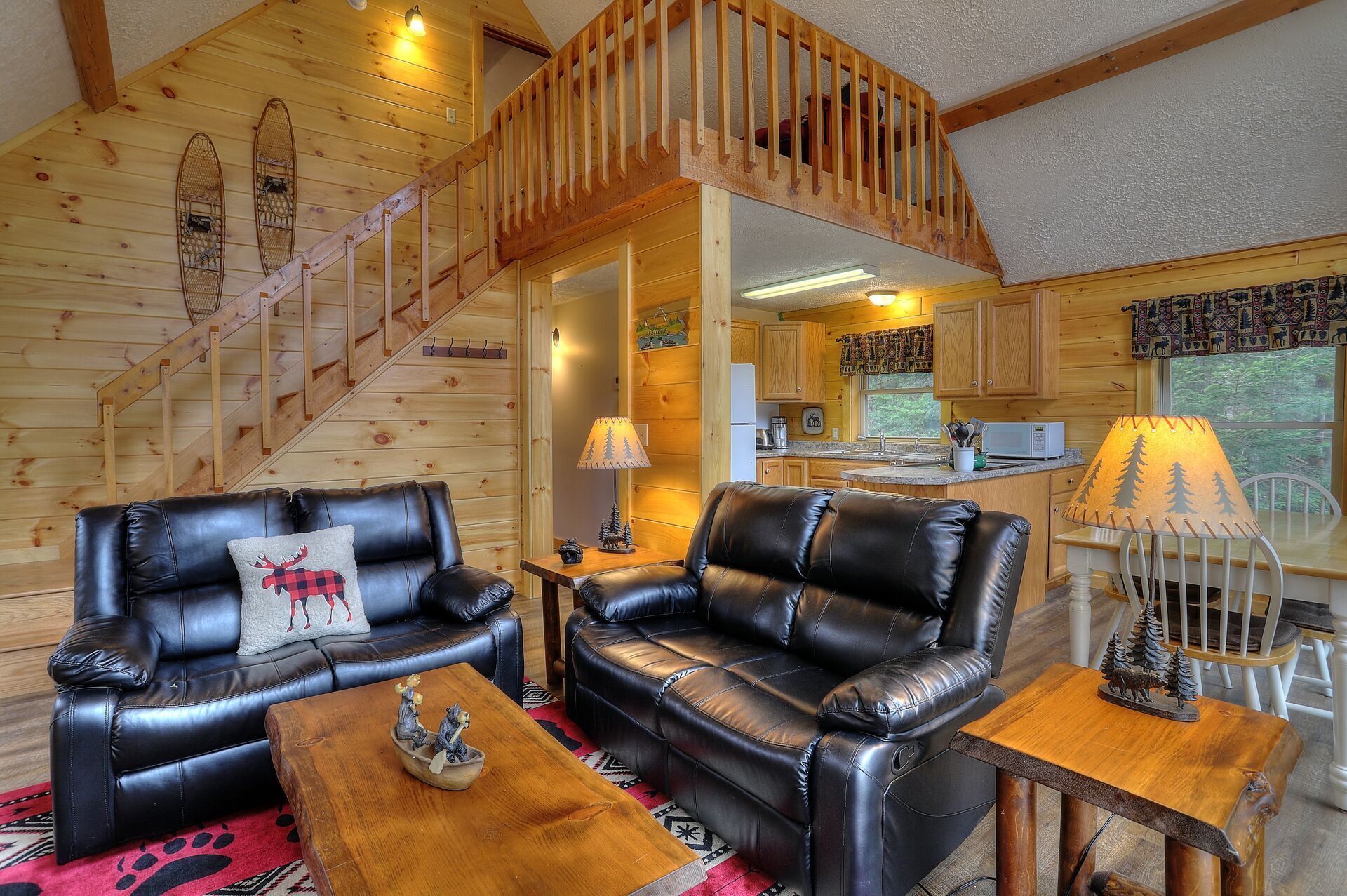 Lupine Lodge - Adorable, newly renovated cottage, with water access and dock on Loon Lake