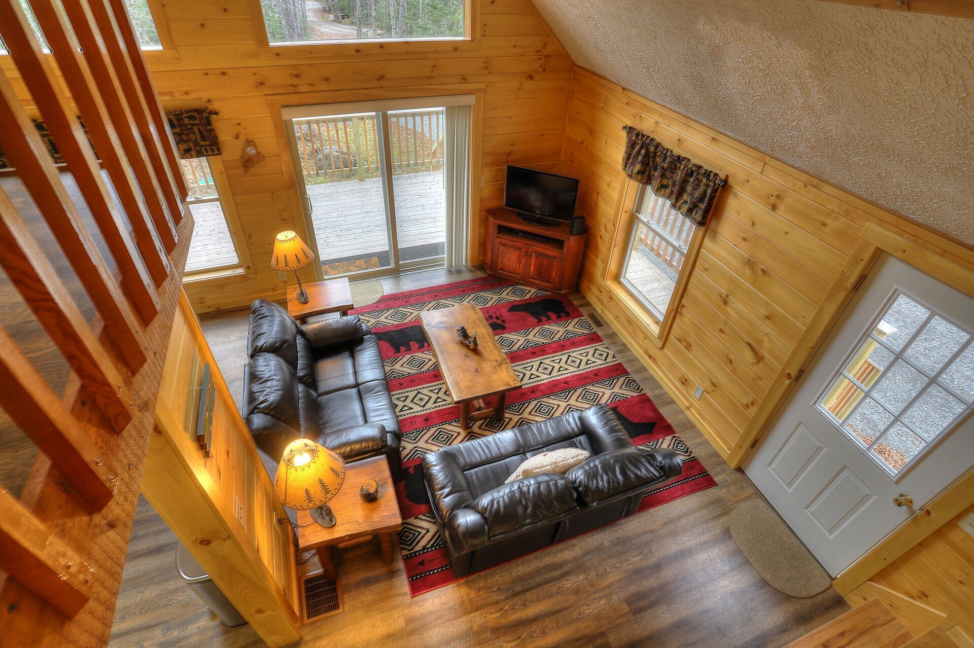Lupine Lodge - Adorable, newly renovated cottage, with water access and dock on Loon Lake