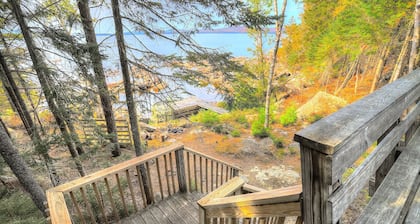 🐾Helidoni Camps - Charming vacation retreat located in Mooselookmeguntic Lakes Bugle Cove