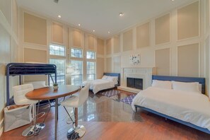 5 bedrooms, iron/ironing board, WiFi, bed sheets