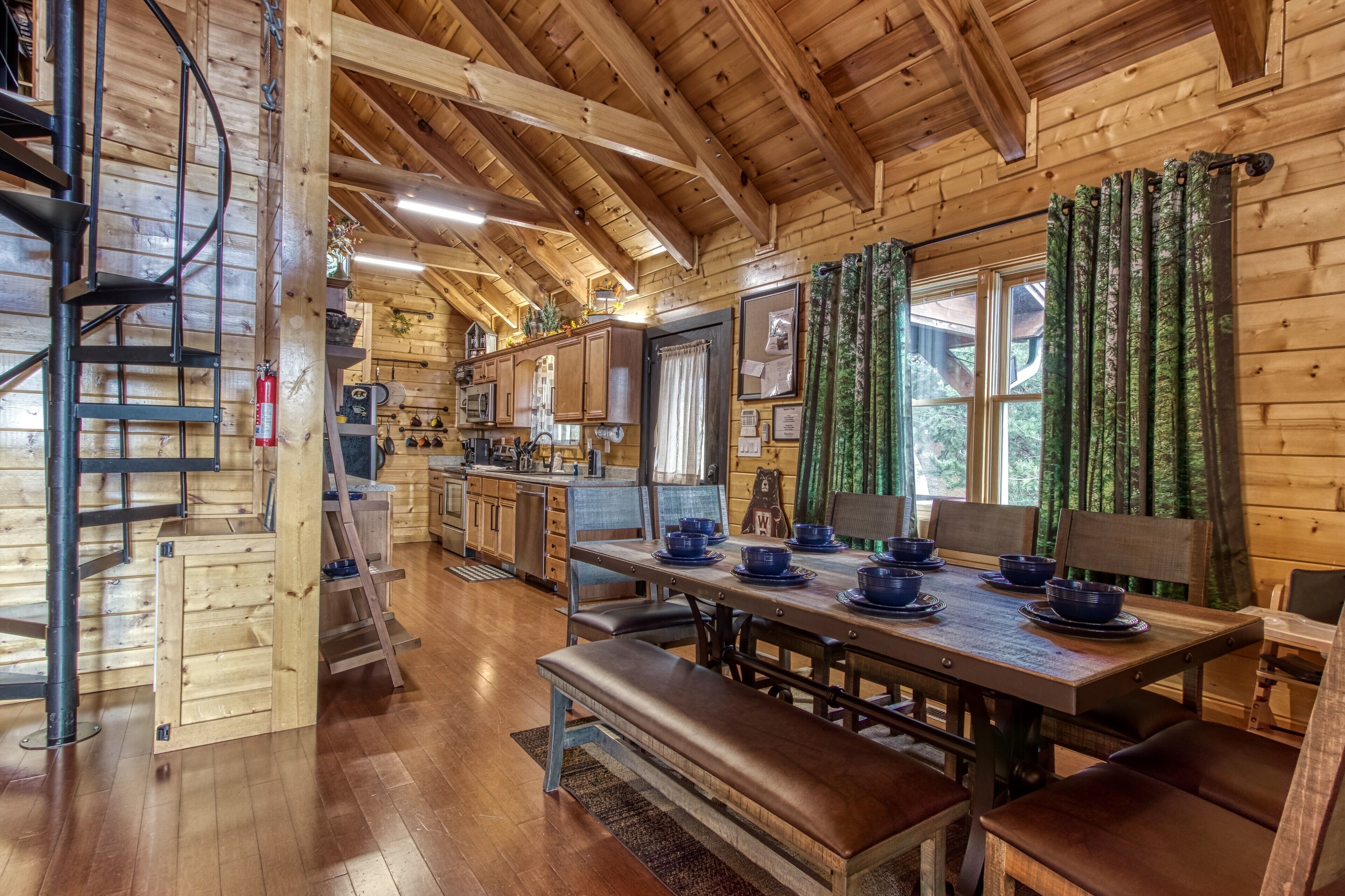 3 Bedrooms with View and an Indoor Pool!