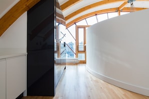 Panoramic-Suite, 3 Schlafzimmer, Terrasse | Eigene Küche | Großer Kühlschrank, Mikrowelle, Ofen, Herdplatte