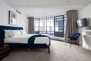 Suite Panorama, 3 kamar tidur, teras | Seprai premium dan didekorasi berbeda-beda