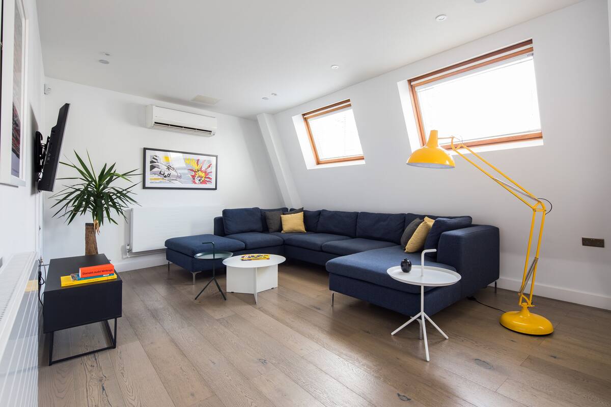 Luxury Suite, 2 Bedrooms | Living area