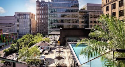 Humaniti Hotel Montreal, Autograph Collection