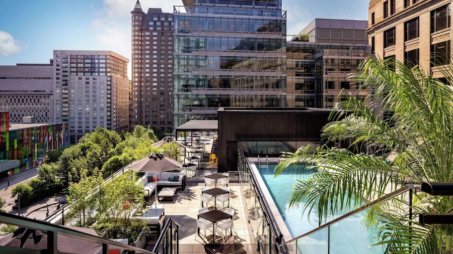 Humaniti Hotel Montreal, Autograph Collection