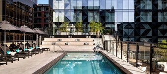 Humaniti Hotel Montreal, Autograph Collection