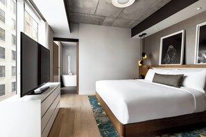 Suite, 1 King Bed (Haiku) | 1 bedroom, hypo-allergenic bedding, in-room safe, blackout drapes - Humaniti Hotel Montreal, Autograph Collection (Montreal)