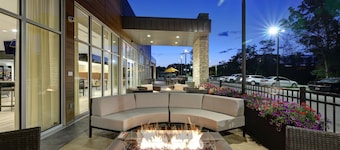 Courtyard by Marriott Iowa City University Heights