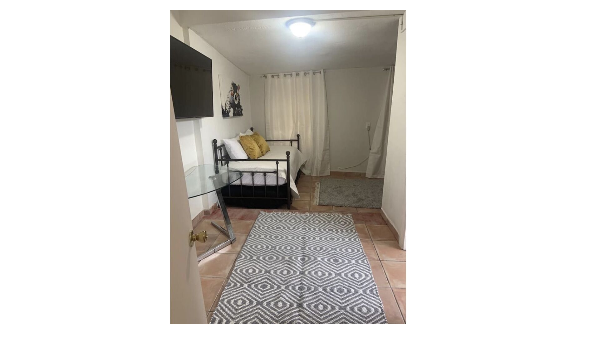 Charming Modern Full Studio in Little Havanna