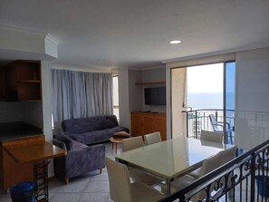 TV, peis og stereoanlegg