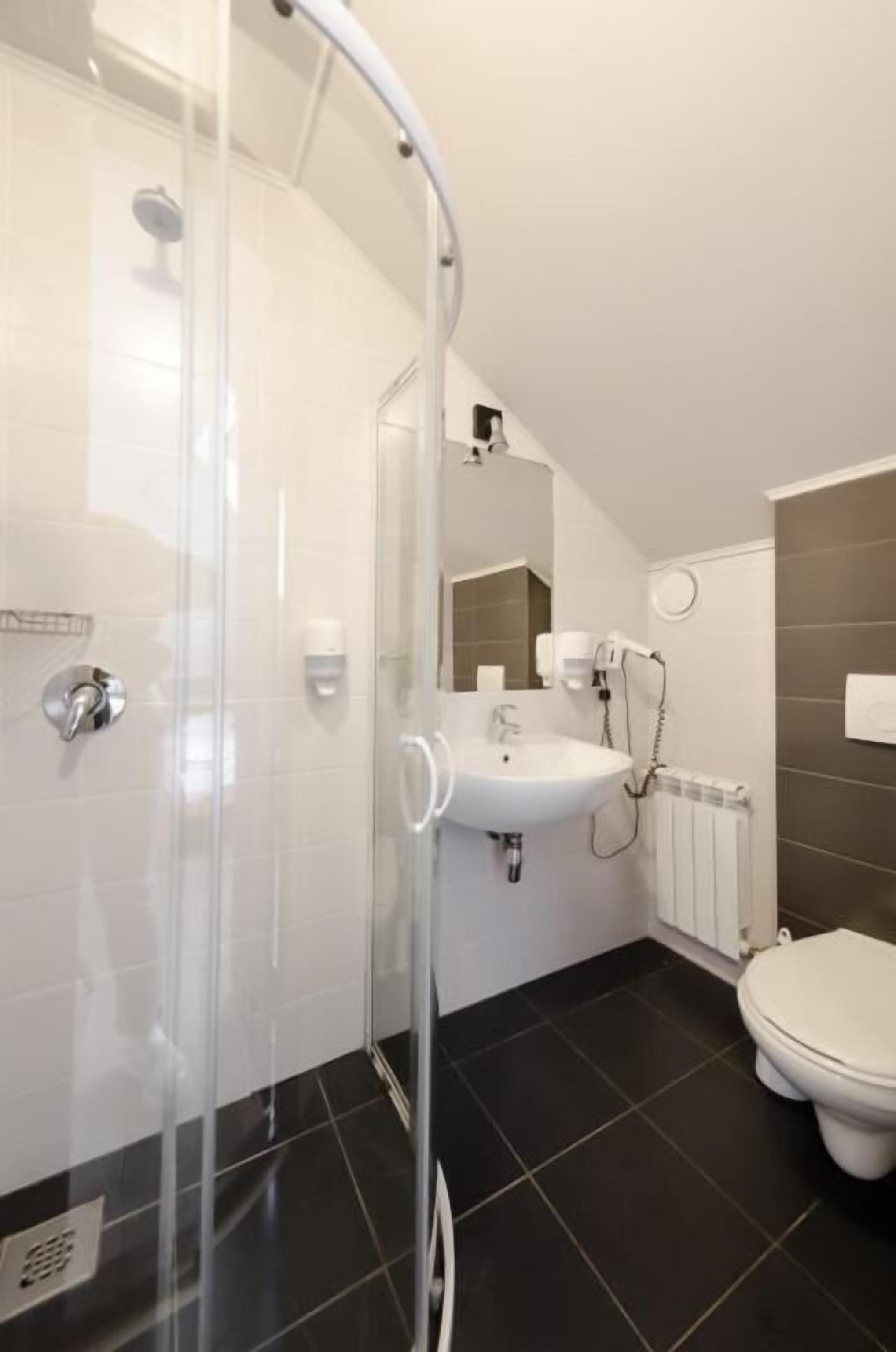 Gemeinsamer Schlafsaal | Badezimmer