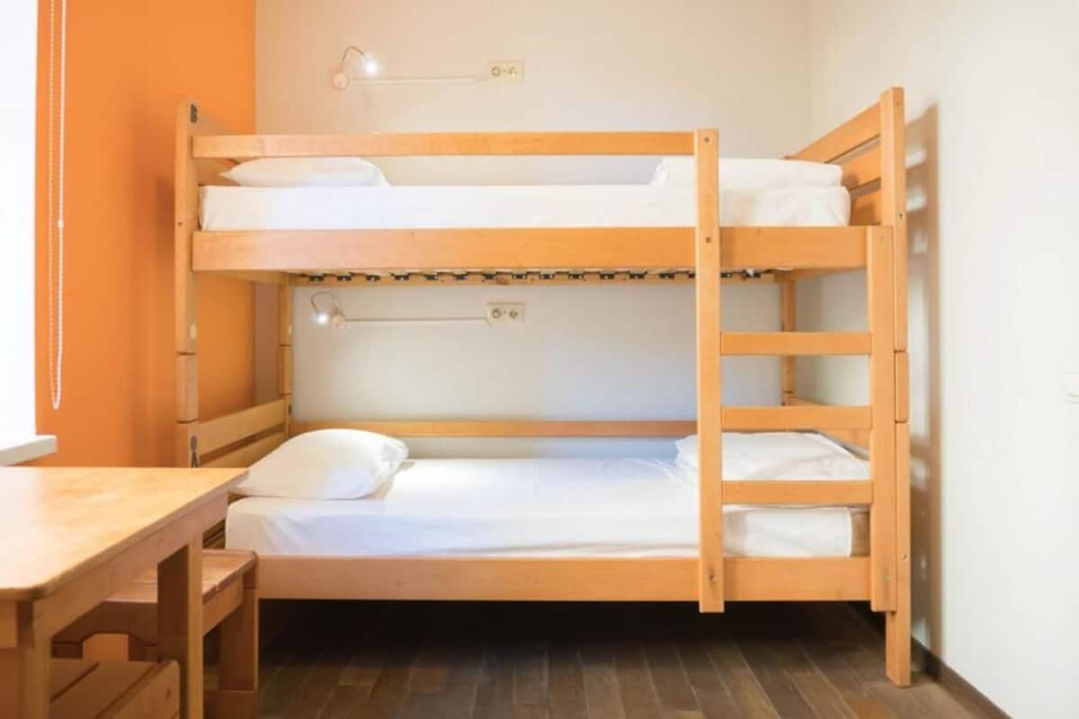 Bed in 4-bed Female dorm | Hypo-allergenic bedding, iron/ironing board (on request), free WiFi