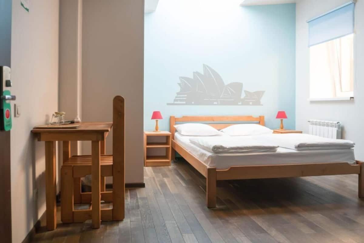 Double Room | Hypo-allergenic bedding, iron/ironing board (on request), free WiFi