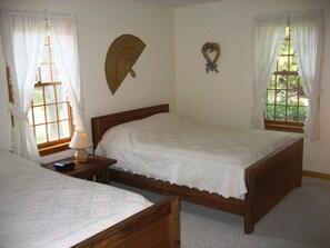 3 bedrooms, iron/ironing board, Internet, bed sheets