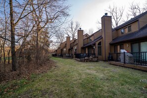 Exterior - Two Bedroom + LOFT, Cozy Golf View Villa, Fast WiFi (Galena)