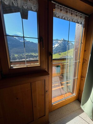 Appartamento Comfort, bagno privato, vista montagna (mit Balkon) | 2 camere