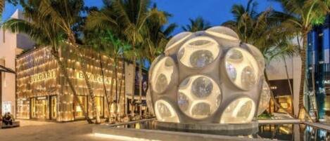 المنشأة من الخارج