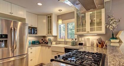 Littleton Cottage🏡2 blocks to Main🛍️Pets🐶Fenced Yard♨️Firepit🤑0 Cleaning & Pet Fee