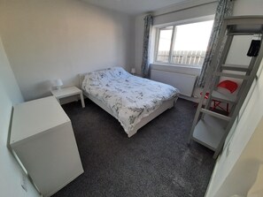 3 Schlafzimmer, Bügeleisen/Bügelbrett, Reisekinderbett, WLAN