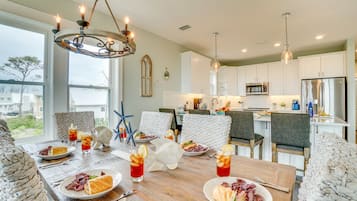The San Box | Private kitchen | Fridge, microwave, dishwasher, coffee/tea maker