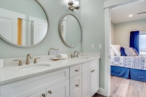 The San Box | Bathroom - The San Box (Port St. Joe)