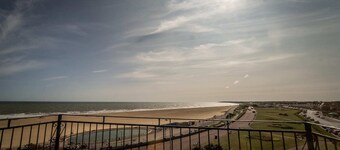 Stunning Sea View Penthouse - 2 Bedroom - 2 Bathr