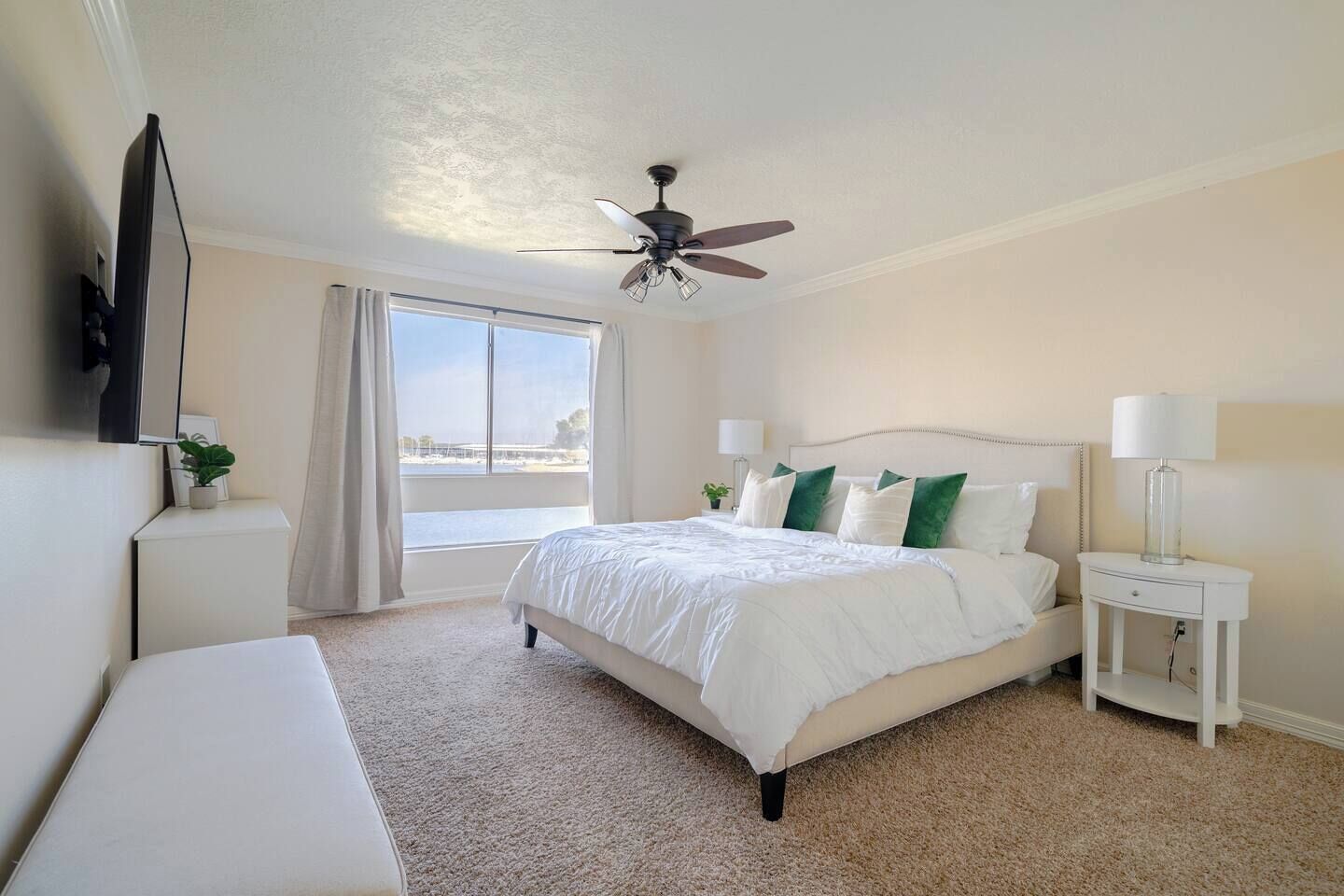 2 bedrooms, iron/ironing board, travel crib, free WiFi