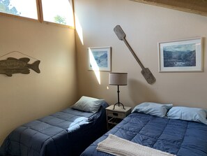 2 bedrooms, iron/ironing board, WiFi, bed sheets - Ski In-Ski out. Prime Location, Canyon lodge, Top level private condo (Mammoth Lakes)