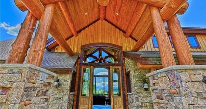 Good Elevations, Luxury Pet Friendly Home on Two Cabins Drive w/ Private hot tub