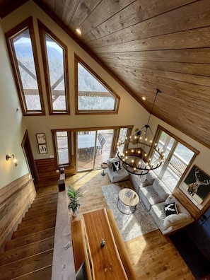 Smart TV, video games - NEW, Contemporary Chalet With Stunning VIEWS! HUGE Decks, Game Room, Fire Pit (Gatlinburg)