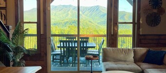 NEW, Contemporary Chalet With Stunning VIEWS! HUGE Decks, Game Room, Fire Pit